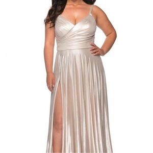 La Femme Curve Metallic Grecian Long Dress 18